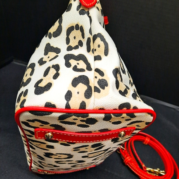 SOLD - Picture 4 of 8